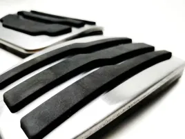 piekne-alu-nakladki-na-pedaly-ford-f150-automat