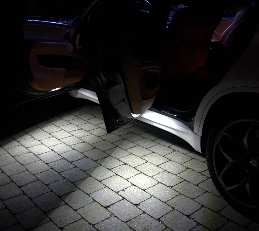 led-lampka-wnetrza-bmw-e63-e64-e65-e66-e82-e88-e90-stan-nowy
