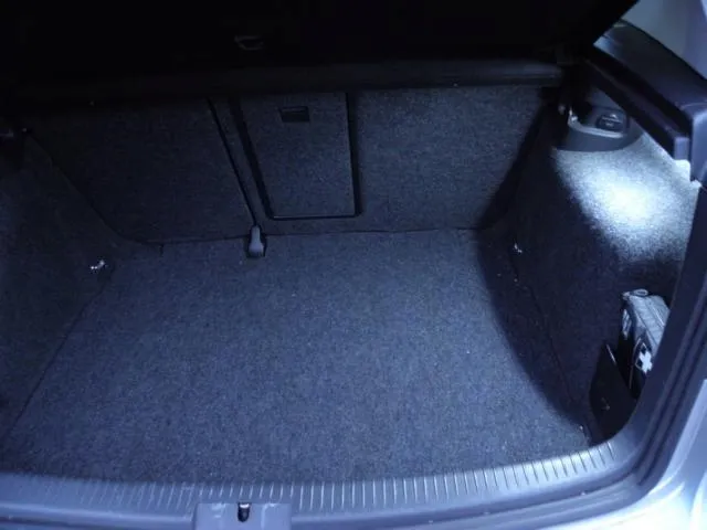 led-oswietlenie-wnetrza-bmw-e82-e88-e90-e91-e92-stan-nowy-stan-opakowania-oryginalne