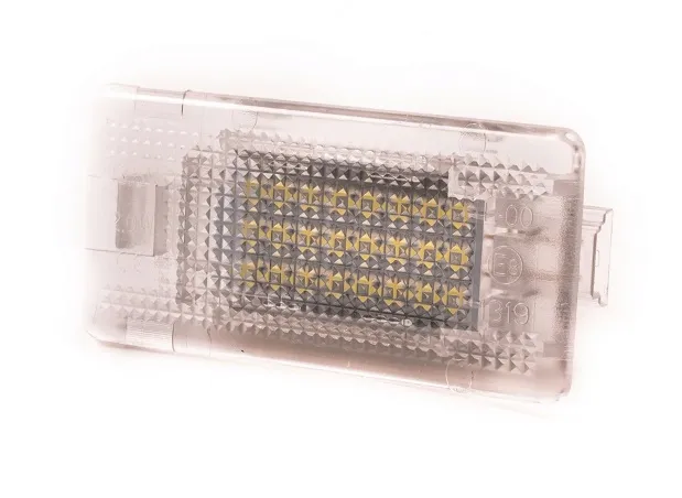 led-oswietlenie-wnetrza-bmw-e36-e38-e39-e46-e60-strona-zabudowy-uniwersalne