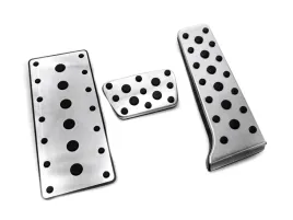 alu-nakladki-na-pedaly-toyot-crown-reiz-trd