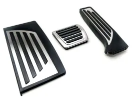 piekne-nakladki-na-pedaly-alfa-romeo-giulia