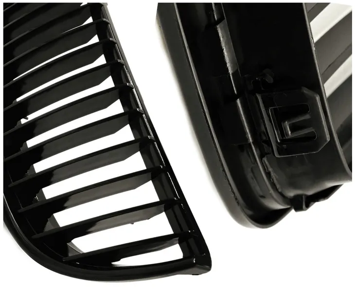 grill-nerki-bmw-e90-e91-4d-2005-2008-czarne-strona-zabudowy-przod