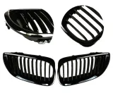 grill-nerki-bmw-e46-2001-2006-czarny-polysk-numery-katalogowe-zamiennikow-bmw-e46-sedan-kombi-po-liftingu-2001-2006orbmw-3-e46-sedan-touring-po-liftingu-2001-2006