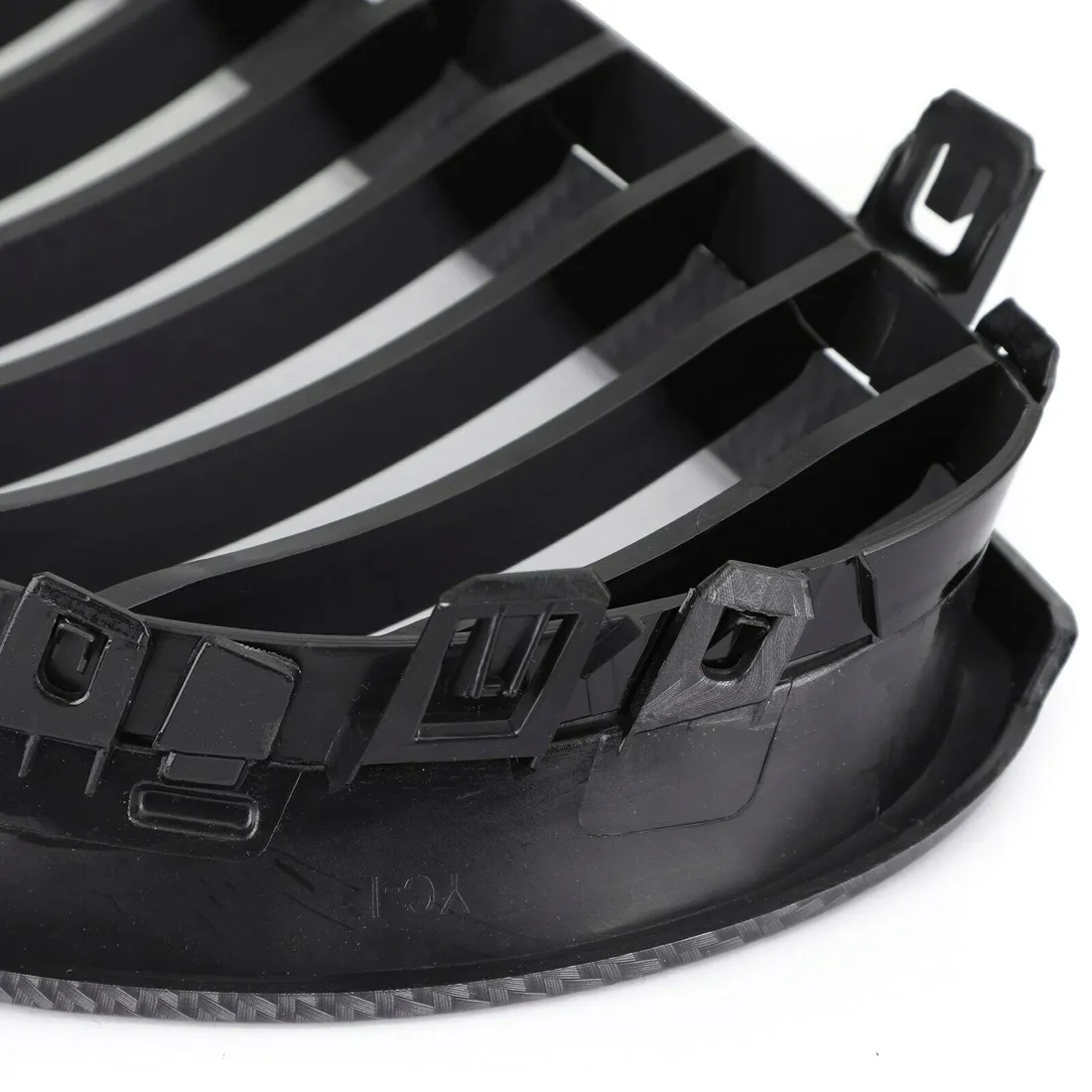 grill-nerki-bmw-e60-e61-2003-2010-carbon-polysk