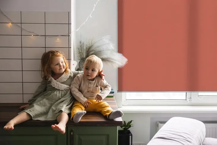 foto-roleta-scienna-okienna-wolnowiszaca-czerwony-kolor-odcienie-czerwieni