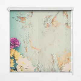 scienna-roleta-kwiaty-na-niebieskim-tle-140x180-cm
