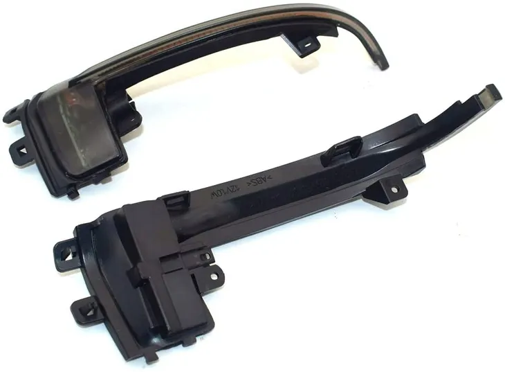 dynamic-kierunkowskazy-audi-a4-b8-2010-2015-stan-nowy-numer-katalogowy-czesci-audi-a4-b8-2010-2015