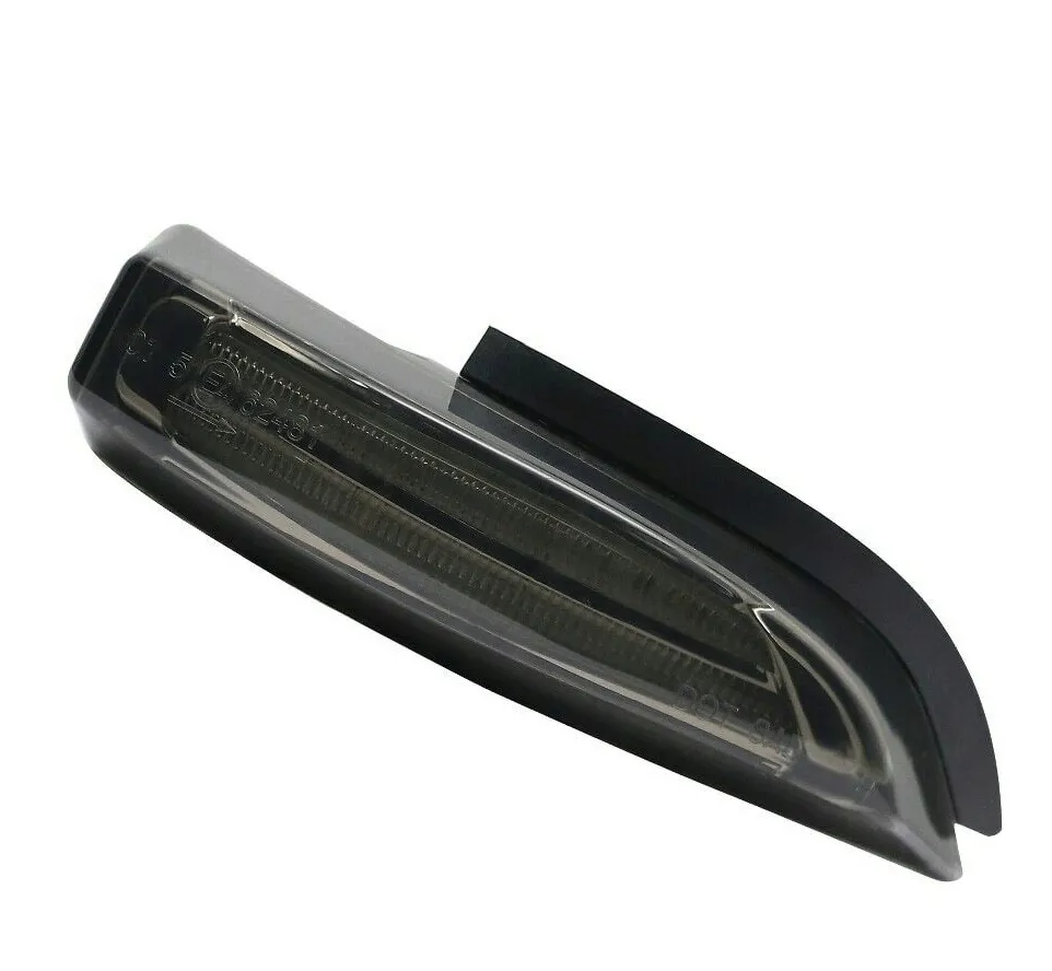 dynamic-kierunkowskazy-toyota-corolla-e16-07-2013-stan-nowy