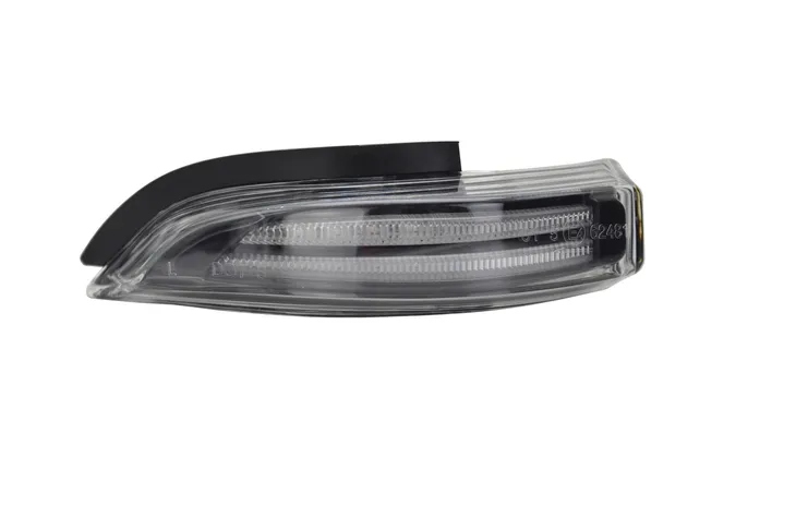 dynamiczne-kierunkowskazy-toyota-auris-e18-01-13-stan-nowy-typ-samochodu-samochody-osobowe-samochody-dostawcze-4x4-suv