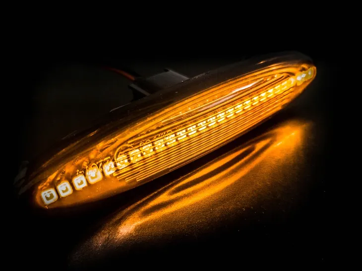dynamic-led-kierunkowskazy-lexus-is250-is350-e350-numery-katalogowe-zamiennikow-xgb000073