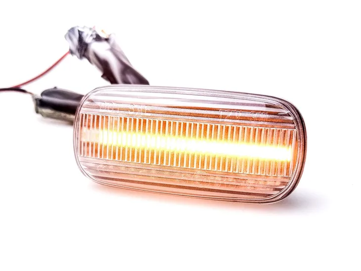 dynamic-led-kierunkowskazy-audi-a3-a4-b6-b7-c5-c6-numery-katalogowe-zamiennikow-8e0-949-127