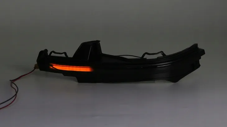 dynamic-led-kierunkowskazy-lusterka-audi-q5-2018-stan-nowy-typ-samochodu-samochody-osobowe-4x4-suv