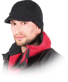 czapka-ocieplana-z-daszkiem-czbas