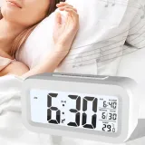 digital-alarm-clock-lcd-time-display-with-indoor-temperature-date-white-kolor-bialy
