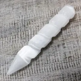 spiralna-rozdzka-z-selenitu-16-cm