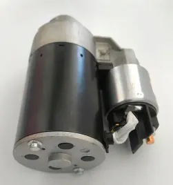 rozrusznik-hatz-1b20-1b30-silnik-diesel-12v-1-0kw-01723400