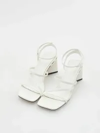 biale-sandaly-na-obcasie-reserved-39