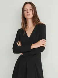 czarna-sukienka-midi-z-zakladkami-reserved-xl