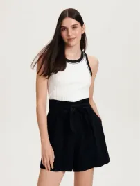 czarne-szorty-z-paskiem-reserved-l