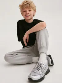 szare-metaliczne-buty-sportowe-reserved-29