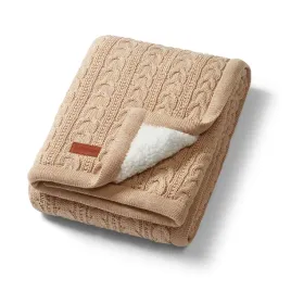 kocyk-bawelniany-z-ociepleniem-bezowy-babyono