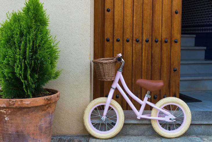 banwood-first-go-rowerek-biegowy-pink-model-2w1-stan-nowy
