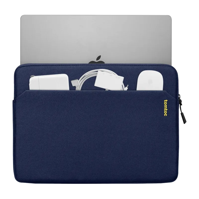 etui-na-laptopa-light-a18-granatowy-stan-nowy