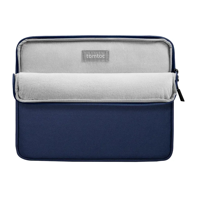 etui-na-laptopa-light-a18-granatowy-stan-nowy