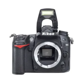 lustrzanka-nikon-d7000-korpus-af-s-dx-nikkor-18-55mm-f-3-5-5-6g-ii