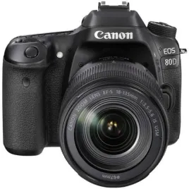 lustrzanka-canon-eos-80d-ef-s-18-135mm-f-3-5-5-6-is-usm-orniski-przebieg