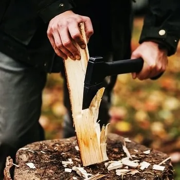 siekiera-ciesielska-fiskars-solid-a6-stan-nowy