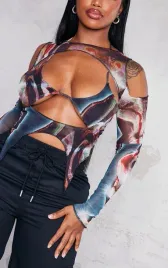 dc11309-prettylittlething-asymetryczny-top-z-dlugim-rekawem-16-l