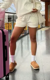 dc24122-prettylittlething-krotkie-spodenki-dresowe-ecru-16-xs