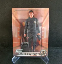 2022-23-topps-chrome-stadium-tomiyasu-arsenal-au4