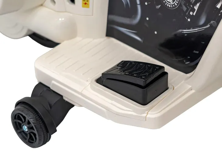 motorek-chopper-indian-bialy-na-akumulator-dla-dzieci-gratisy-stan-nowy-maksymalne-obciazenie-20-kg