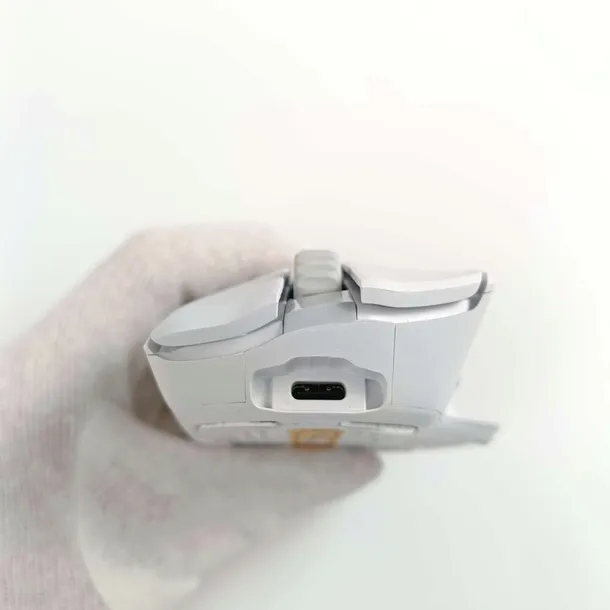 mysz-glorious-pc-model-i-2-wireless-bialy-rozdzielczosc-myszy-26000-dpi