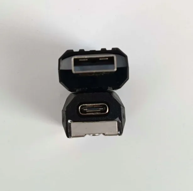 mysz-asus-rog-keris-ii-ace-czarny-profil-myszy-praworeczna