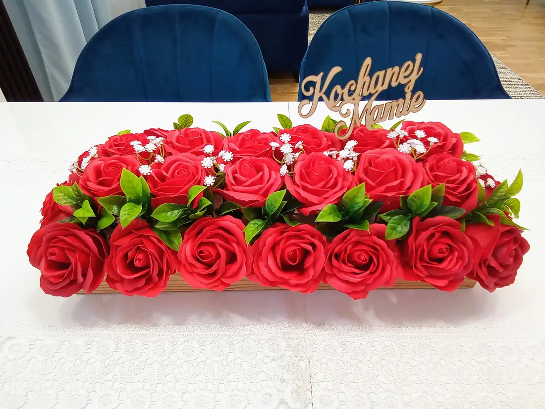stroik-roze-mydlane-czerwonychorprezent-dzien-matki-or-elegancka-dekoracja-91-stan-nowy