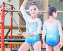 stroj-gimnastyczny-dziewczecy-znyune-272-zafiro-10a-cekiny-tiul-3-4-rekaw