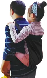 czarne-nosidelko-do-noszenia-dziecka-10-35kg-k80