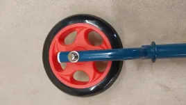 element-do-hulajnoga-trojkolowa-dla-dzieci-spiderman-2-do-20-kg
