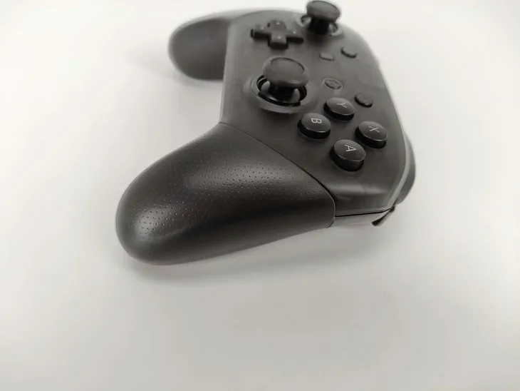 pad-bezprzewodowy-do-konsoli-nintendo-switch-pro-controller-czarny-kompatybilne-platformy-nintendo-switch-pc