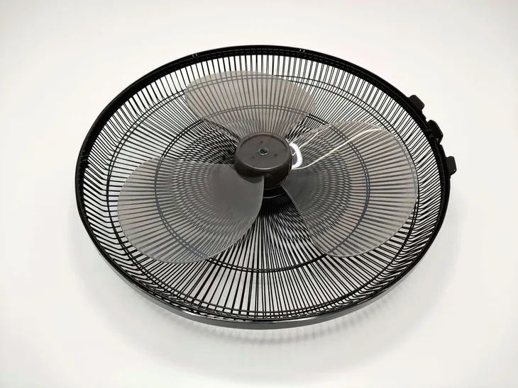 wiatrak-amazon-basics-fs40-10br-eu-3-tryby-predkosci-timer-produkt-wprowadzony-do-obrotu-na-terenie-ue-przed-13-12-2024-nie-stan-powystawowy