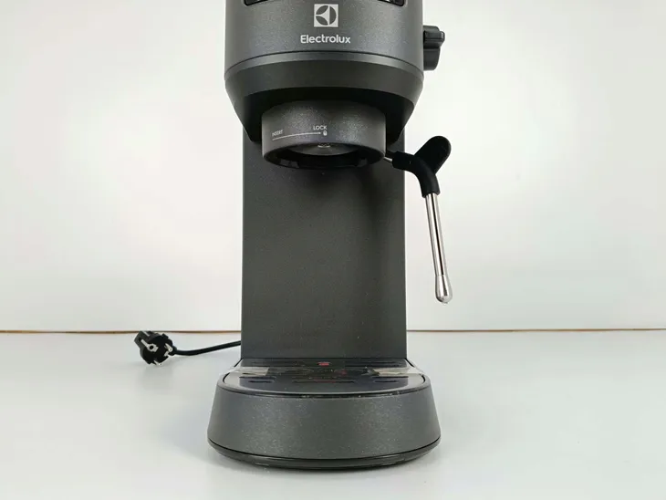 ekspres-kolbowy-electrolux-e6ec1-6bst-1250w-kod-producenta-910-003-706