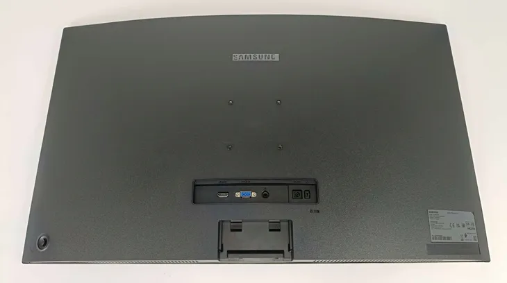 monitor-lcd-samsung-essential-c50r-32-full-hd-19201080-stan-powystawowy-produkt-wprowadzony-do-obrotu-na-terenie-ue-przed-13-12-2024-nie