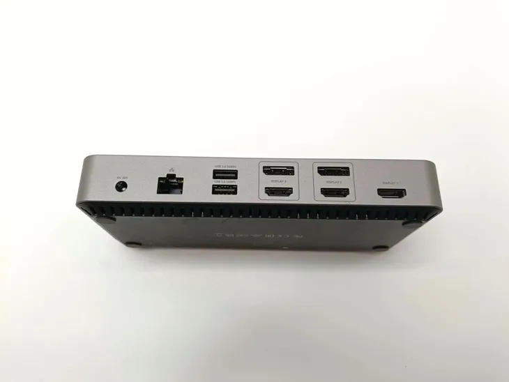 satechi-triple-4k-hub-na-3-monitory-do-mac-m1-i-m2-stan-powystawowy