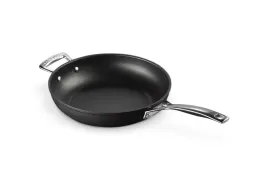 patelnia-tradycyjna-le-creuset-sautesu-28-cm-non-stick-nieprzywierajaca