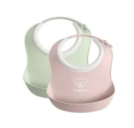 babybjorn-2-male-sliniaczki-powder-green-powder-pink