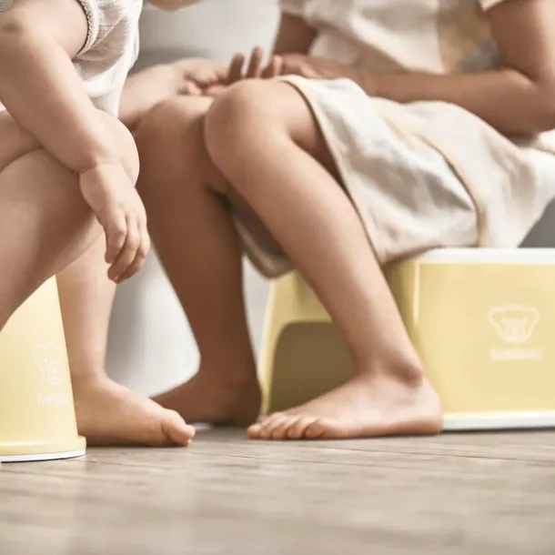 babybjorn-podest-niebieski-szerokosc-produktu-25-5-cm